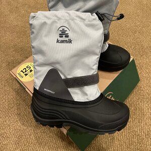Kamik Waterbug snow boots, light grey size 6